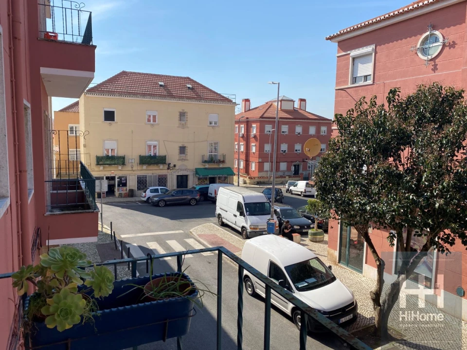 Apartamento T2 para Venda em Falagueira-Venda Nova Foto 3