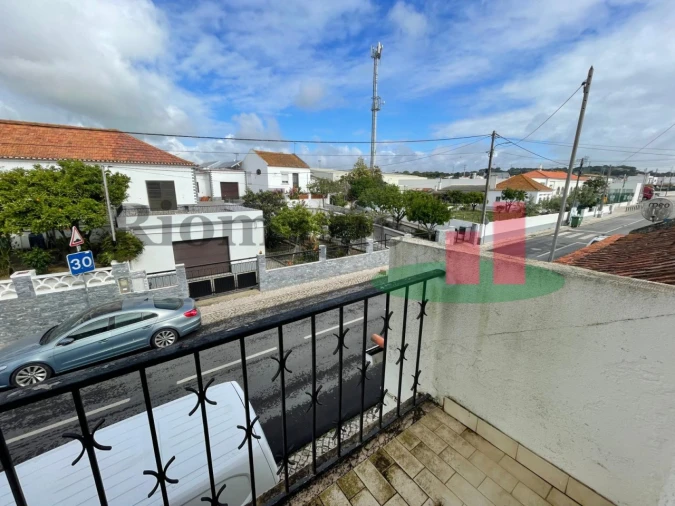 Apartamento T2 para Venda em Vila Nova da Rainha Foto 7