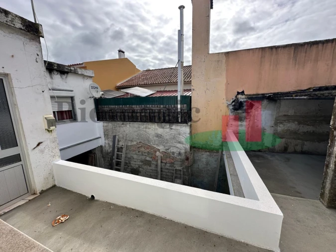 Apartamento T2 para Venda em Vila Nova da Rainha Foto 11