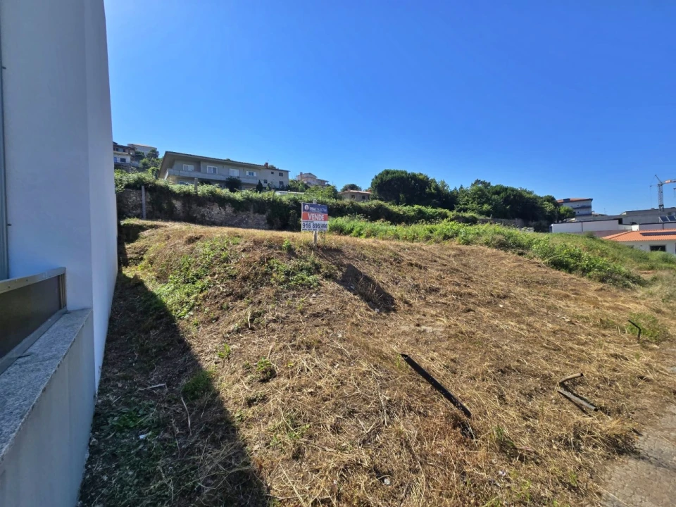 Terreno para Venda em Alvarelhos e Guidões Foto 3