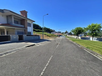 Terreno para Venda em Alvarelhos e Guidões