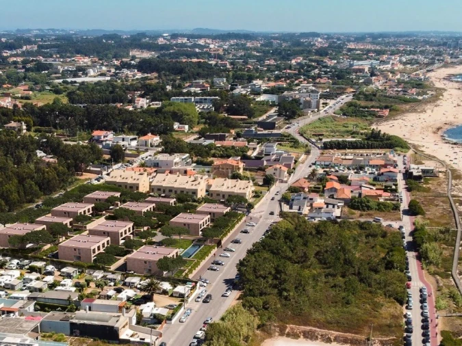 Moradia T4 para Venda em Madalena Foto 5