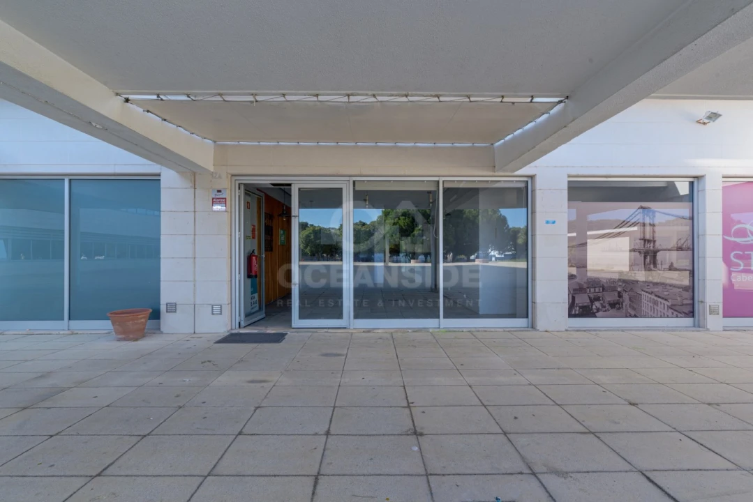 Loja para Arrendamento em Oeiras e São Julião da Barra, Paço de Arcos e Caxias Foto 1