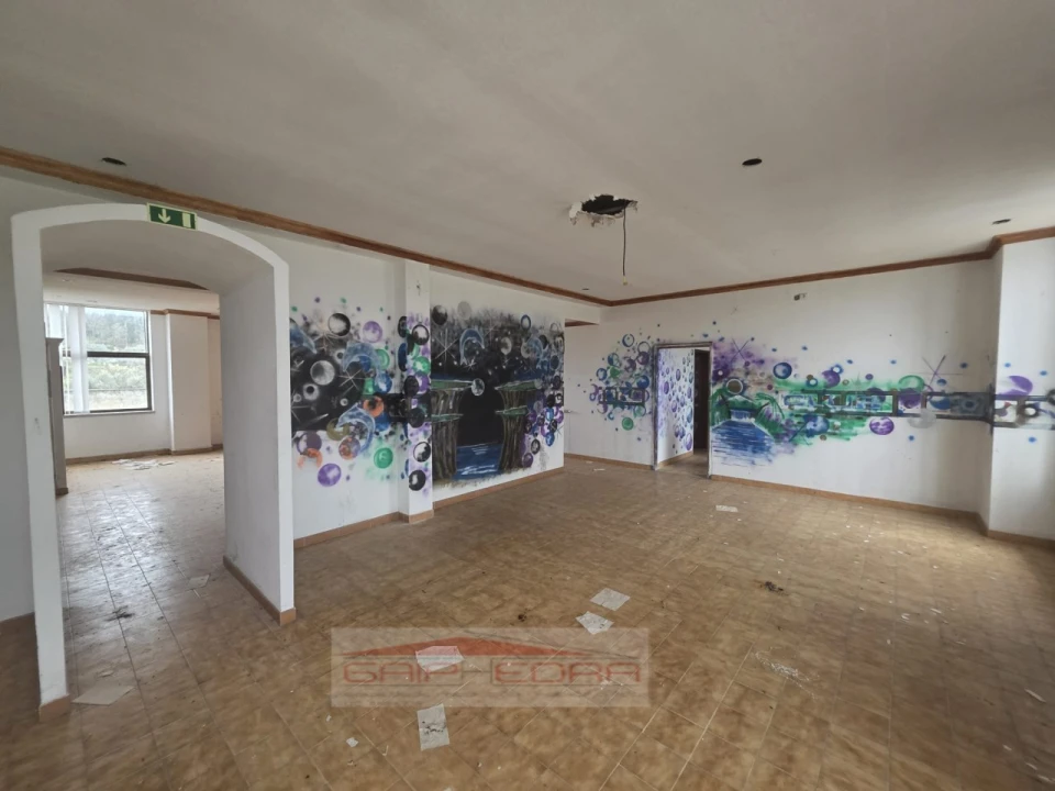 Moradia T4 para Venda em Ferro Foto 24