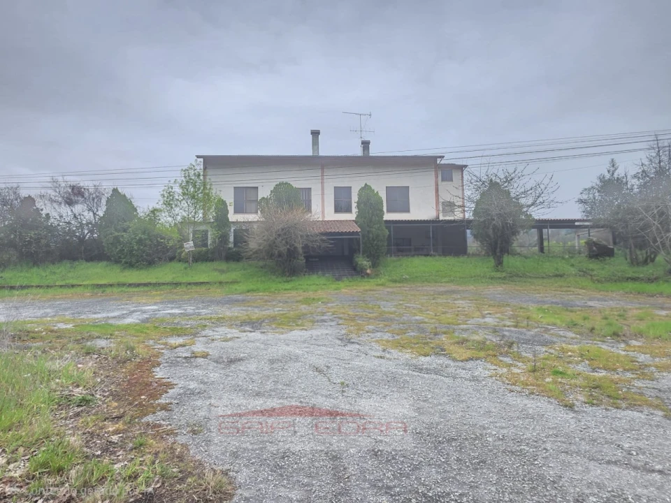 Moradia T4 para Venda em Ferro Foto 36