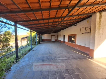 Moradia T4 para Venda em Ferro