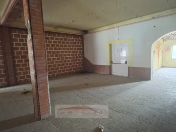 Moradia T4 para Venda em Ferro