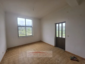 Moradia T4 para Venda em Ferro