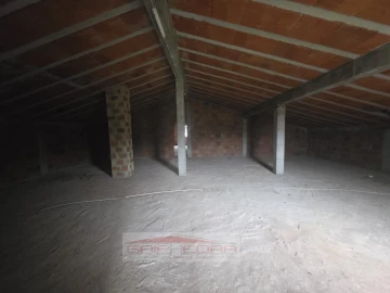 Moradia T4 para Venda em Ferro