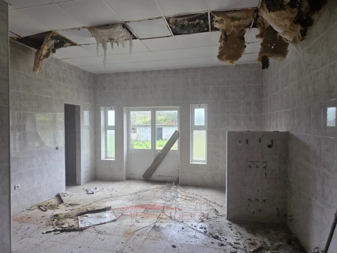 Moradia T4 para Venda em Ferro Foto 14