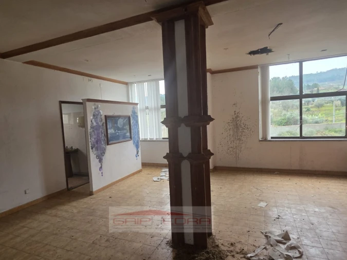 Moradia T4 para Venda em Ferro Foto 21