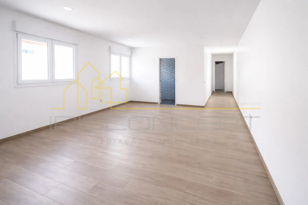 Apartamento T2 para Venda em Colmeias e Memória Foto 2