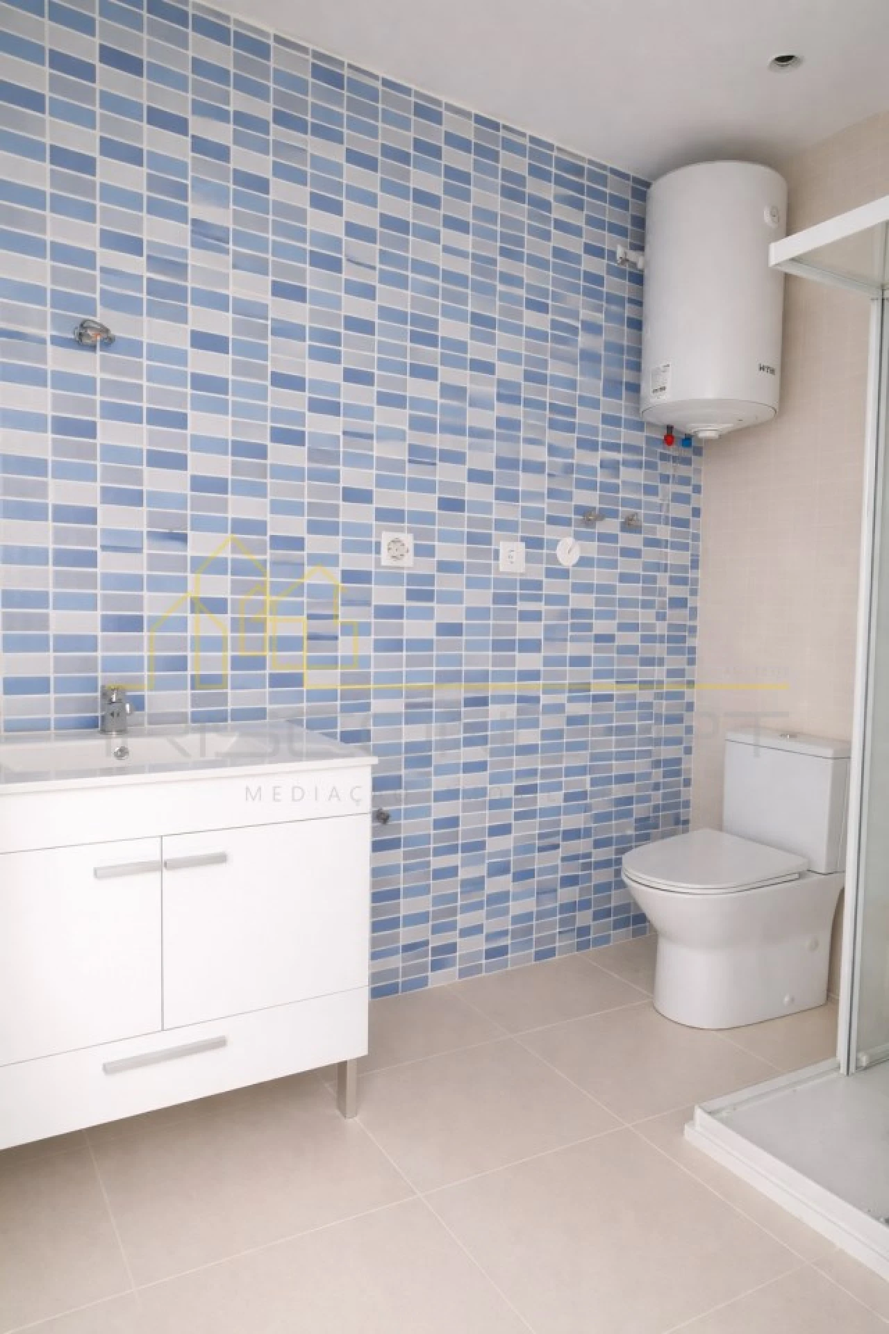 Apartamento T1 para Venda em Colmeias e Memória Foto 7