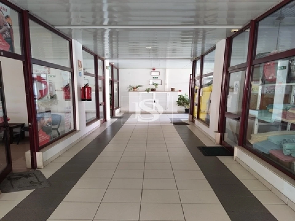 Loja para Venda em Abrantes (São Vicente e São João) e Alferrarede Foto 9