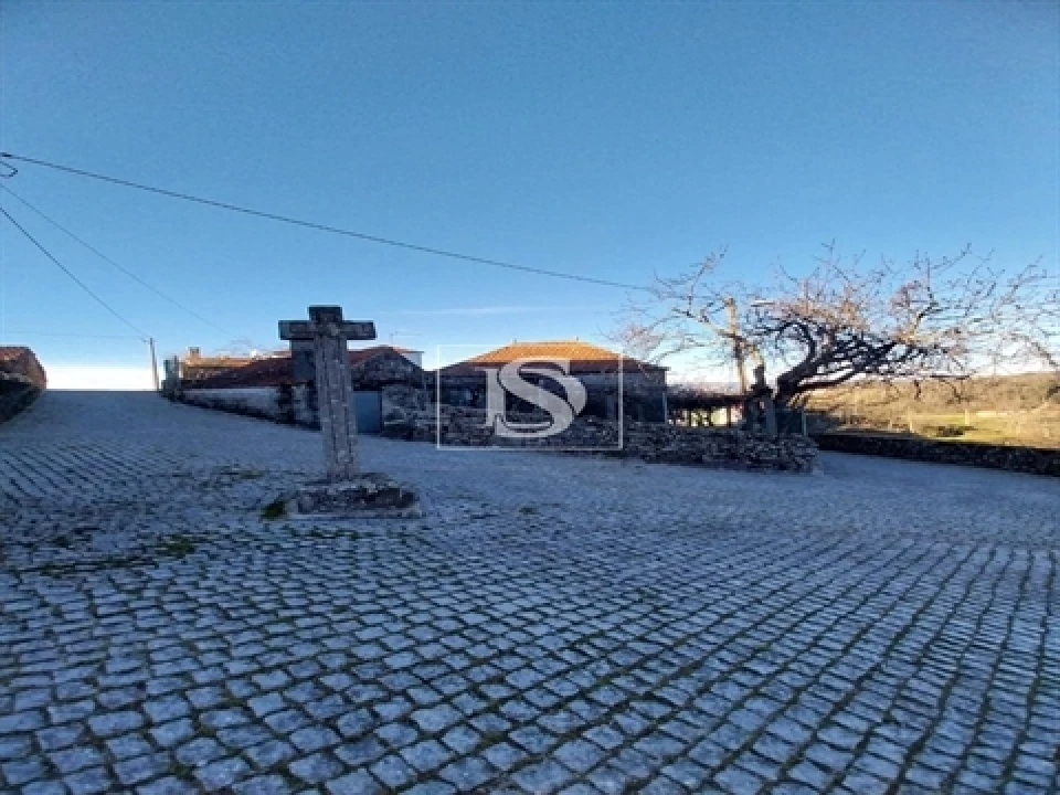 Moradia T3 para Venda em Cambra e Carvalhal de Vermilhas Foto 2