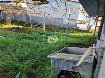 Moradia T3 para Venda em Cambra e Carvalhal de Vermilhas