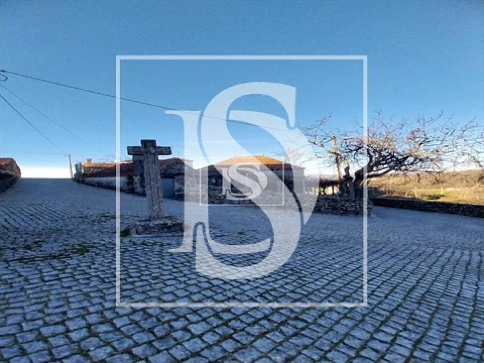 Moradia T3 para Venda em Cambra e Carvalhal de Vermilhas Foto 1