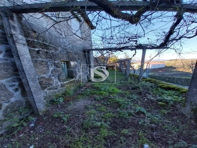 Moradia T3 para Venda em Cambra e Carvalhal de Vermilhas Foto 13