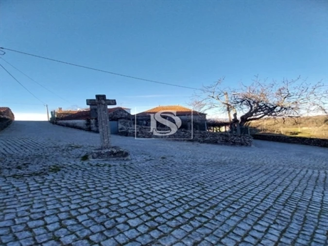 Moradia T3 para Venda em Cambra e Carvalhal de Vermilhas Foto 2