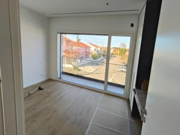 Moradia T4 para Venda em Nossa Sra de Fatima