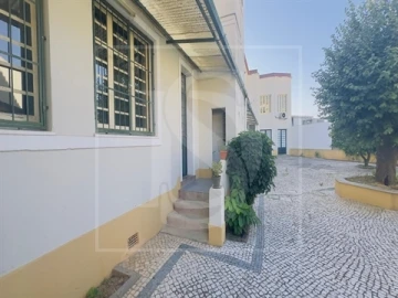 Prédio para Venda em São João Baptista