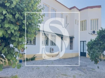 Prédio para Venda em São João Baptista