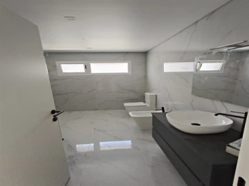 Moradia T4 para Venda em Nossa Sra de Fatima