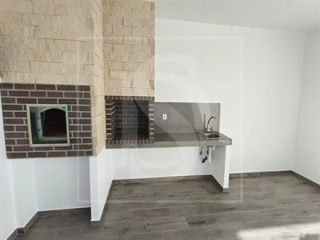 Moradia T4 para Venda em Nossa Sra de Fatima