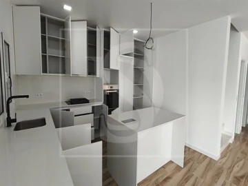 Moradia T4 para Venda em Nossa Sra de Fatima