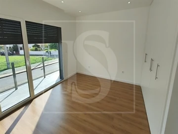 Moradia T4 para Venda em Nossa Sra de Fatima