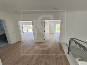 Moradia T4 para Venda em Nossa Sra de Fatima