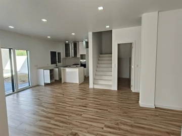 Moradia T4 para Venda em Nossa Sra de Fatima