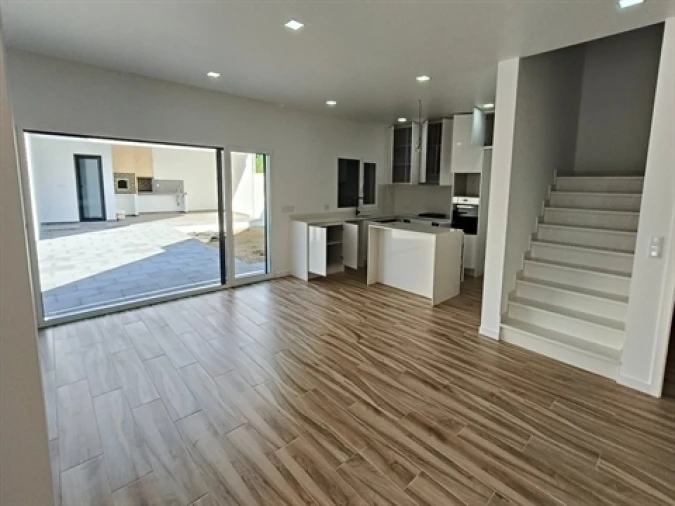 Moradia T4 para Venda em Nossa Sra de Fatima Foto 5