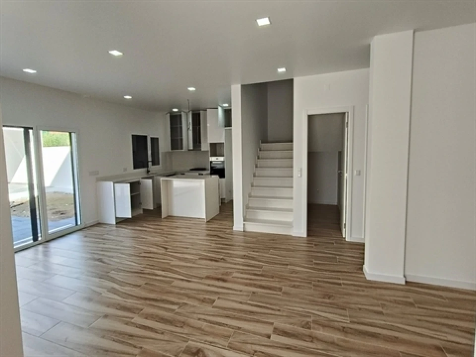 Moradia T4 para Venda em Nossa Sra de Fatima Foto 6