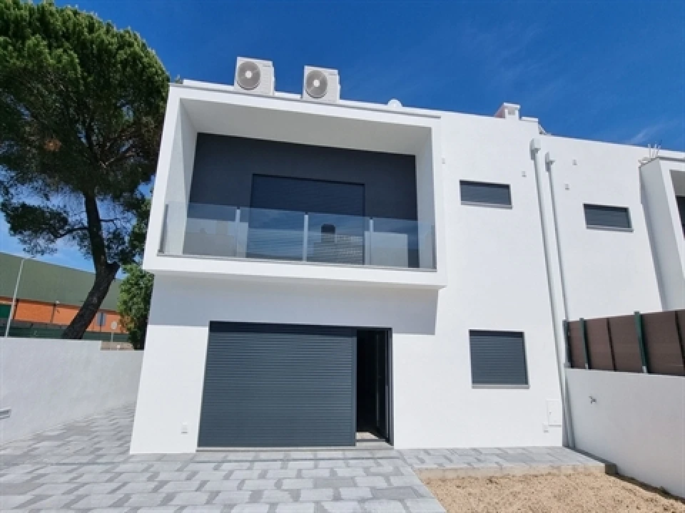 Moradia T4 para Venda em Nossa Sra de Fatima Foto 25