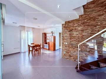 Moradia T5 para Venda em Nossa Sra de Fatima