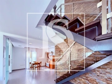 Moradia T5 para Venda em Nossa Sra de Fatima