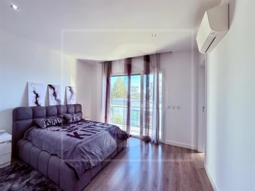 Moradia T5 para Venda em Nossa Sra de Fatima