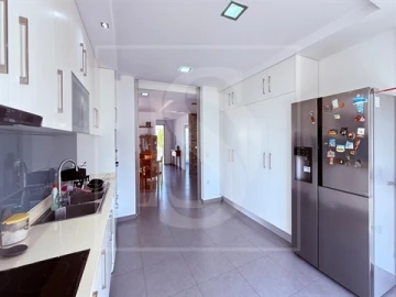 Moradia T5 para Venda em Nossa Sra de Fatima