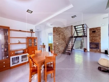 Moradia T5 para Venda em Nossa Sra de Fatima