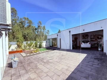 Moradia T5 para Venda em Nossa Sra de Fatima