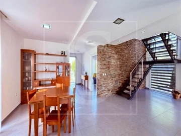 Moradia T5 para Venda em Nossa Sra de Fatima