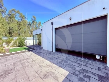 Moradia T5 para Venda em Nossa Sra de Fatima