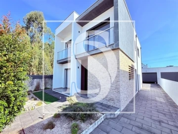 Moradia T5 para Venda em Nossa Sra de Fatima