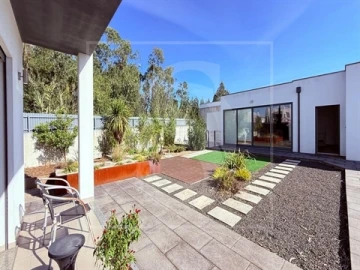 Moradia T5 para Venda em Nossa Sra de Fatima