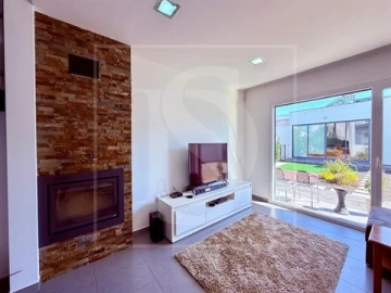 Moradia T5 para Venda em Nossa Sra de Fatima