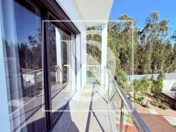 Moradia T5 para Venda em Nossa Sra de Fatima