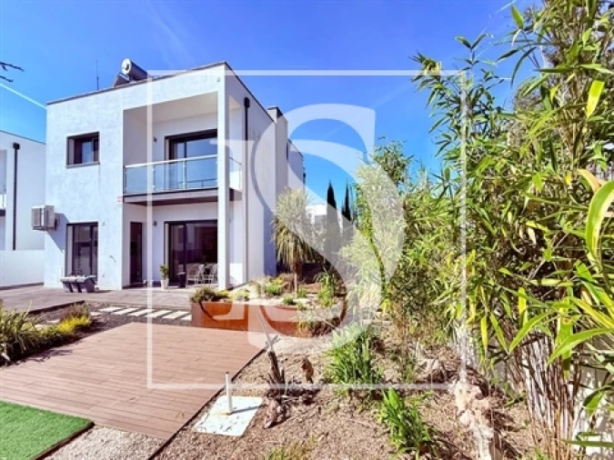 Moradia T5 para Venda em Nossa Sra de Fatima Foto 38