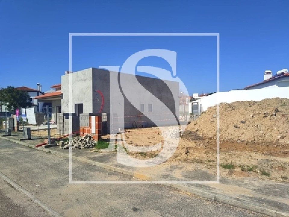 Terreno para Venda em Meia Via Foto 1