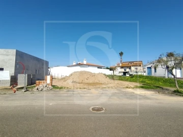 Terreno para Venda em Meia Via